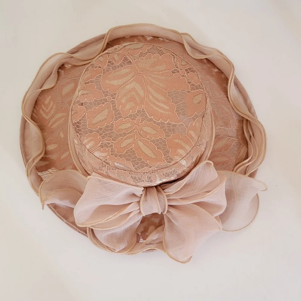 Ellen Tracy | Lace Leaf prin sewn hat